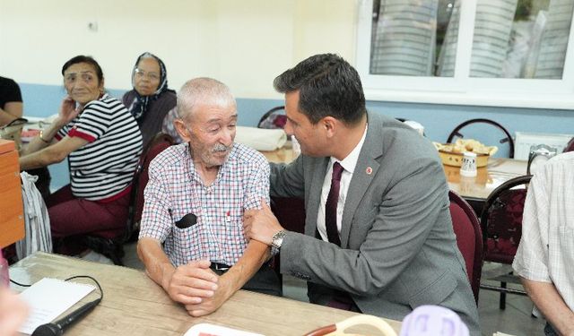 Başkan Zeyrek, Manisa Cemevi’nde yurttaşlarla oruç açtı