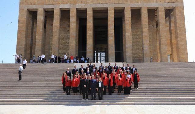 Günay Başkandan Tam Kadro Anıtkabir Çıkarması