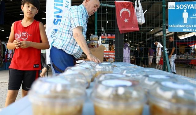 Kocaeli'de  aşure dağıtımı başladı