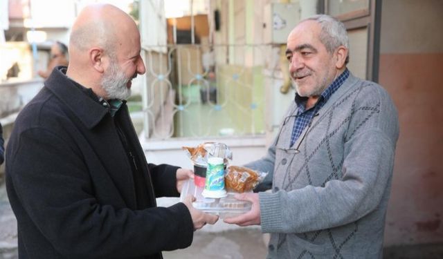 Kocasinan’da evlere her gün 4 çeşit sıcak yemek gidiyor