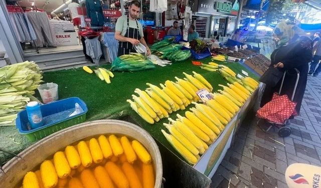 Mısır tezgahlarda yerini aldı: İşte pazarın son durumu!