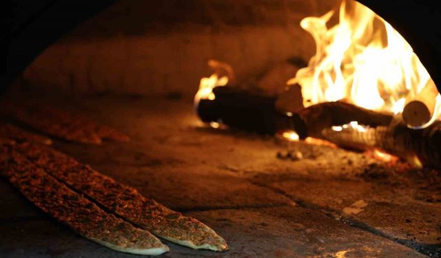 800 Yıllık Lezzet: Konya'nın Vazgeçilmezi Etliekmek