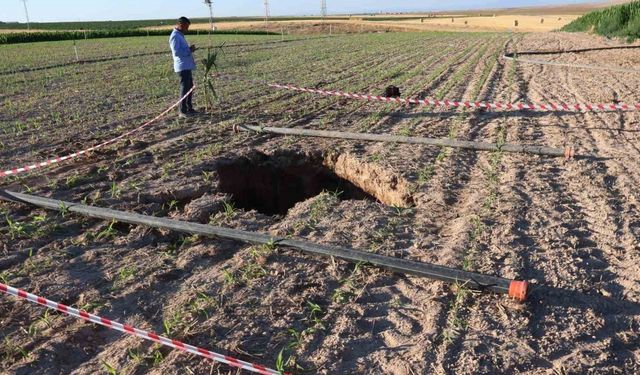 Aksaray’da mısır tarlasında küçük çaplı obruk oluştu