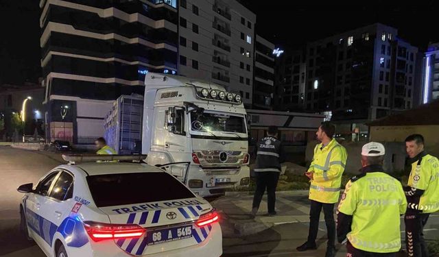 Aksaray’da zabıta ve polis tır denetiminde