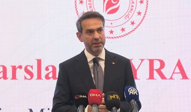 Bakan Bayraktar: “Yenilenebilir enerjide yaklaşık 10 milyar dolarlık yatırım hedefimiz var”