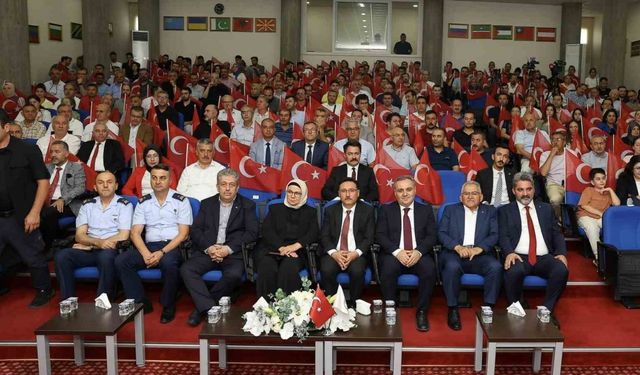 Büyükkılıç, ERÜ’de 15 Temmuz konulu konferans ve törene katıldı