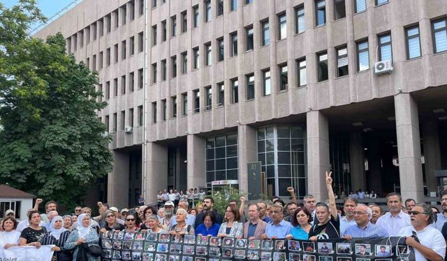 Gar davasında çıkan karara hayatını kaybedenlerin ailelerinden açıklama