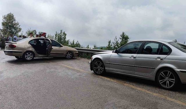 Kastamonu’da iki otomobil çarpıştı: 2 yaralı