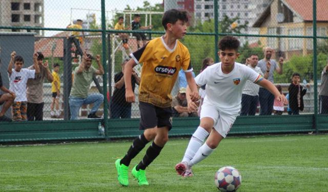 Kayserispor U11 takımı şampiyon oldu