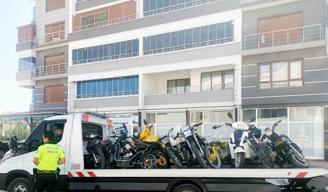 Kulu’da plakasız, ruhsatsız ve belgesiz motosikletler toplanıyor