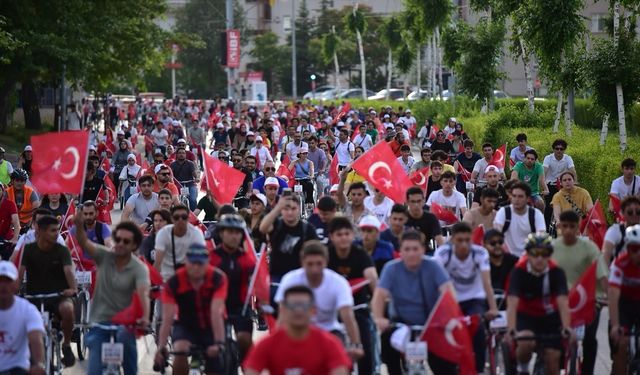 ’Milletin Zaferi Bisiklet Turu’na yoğun ilgi