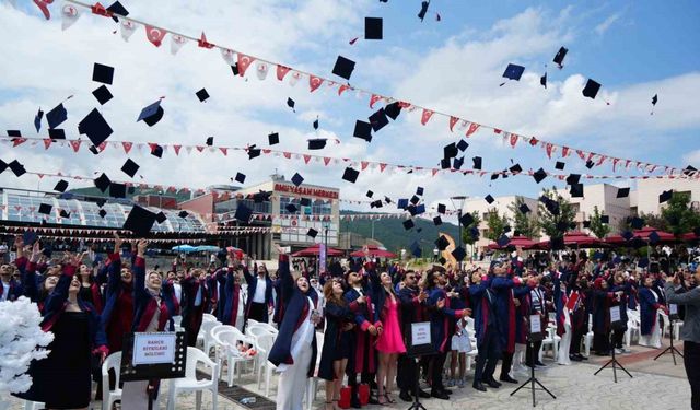 OMÜ Ziraat Fakültesi’nde 210 öğrencinin mezuniyet coşkusu