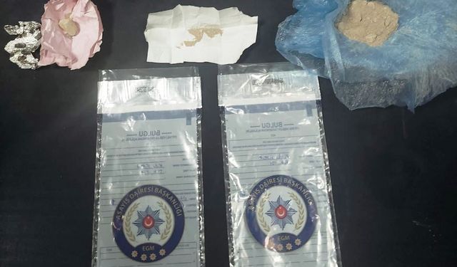 Polisin durduğu otomobilden uyuşturucu çıktı: 2 tutuklama