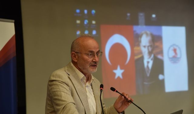 Rektör Ünal: “15 Temmuz sadece bir darbe girişimi değil milletimizin imha edilmesi için planlanmış bir harekettir"