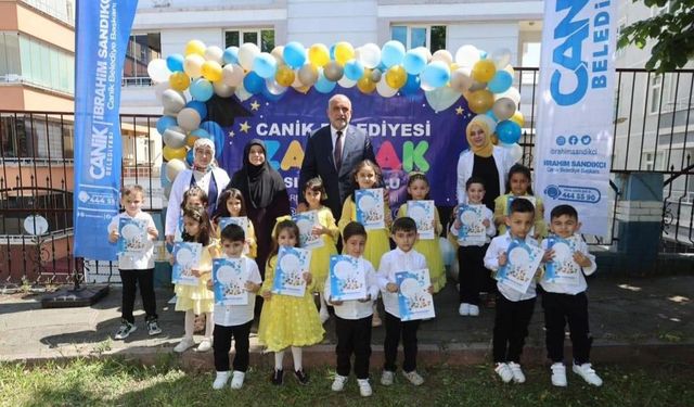 Samsunlu minikler, karne hediyelerini Gazzeli çocuklara gönderdi