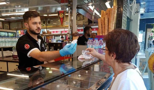 Serinlemenin en tatlı yöntemlerinden dondurmanın aromasında tercihler değişti