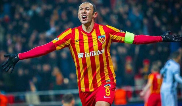 Umut Bulut futbolu bıraktı