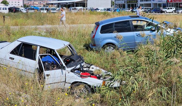 Çorum’da çarpışan araçlarda 4 yaralı: Sağlık ve itfaiye ekipleri müdahale etti