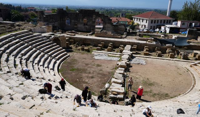 Düzce'de belediye personeli antik kentteki kazı çalışmalarına dönüşümlü destek verecek