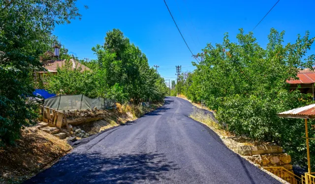 Başkan Er Hekimhan’daki yol çalışmalarını inceledi