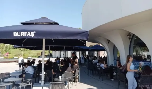 BURFAŞ Kafe gençlerin uğrak noktası oluyor