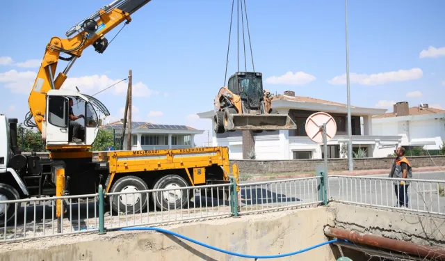 Melikgazi Belediyesi’nden yağmur suyu kanallarında kapsamlı temizlik çalışması