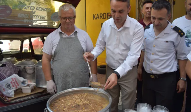 Şehit Aileleri Ve Gaziler Derneğinden aşure  hayrı