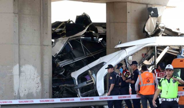 Ankara Polatlı’da kontrolden çıkan yolcu otobüsünün köprü ayağına çarptığı kazada ölü sayısı 11 oldu.