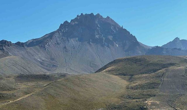 Borçlular dikkat, Erciyes’in karı eridi