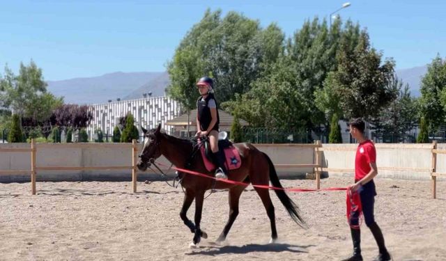 Büyükşehir’in binicilik eğitimlerinde yeni dönem kayıtları başladı