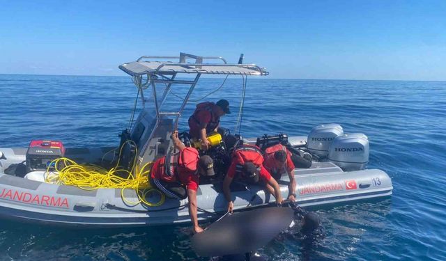 Karadeniz’de batan teknenin kaptanını arama çalışması sürüyor