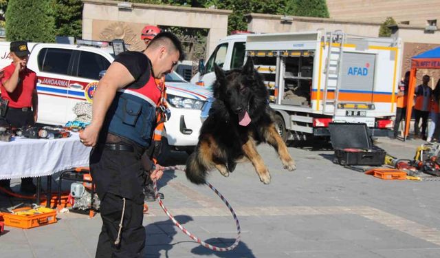 Marmara Depremi’nde hayatını kaybedenler anıldı