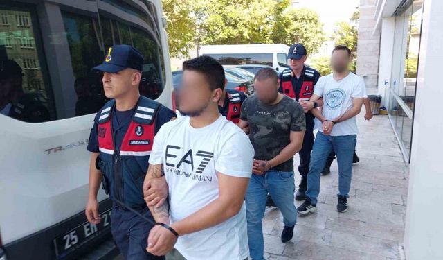 Samsun’da jandarma tarafından uyuşturucu ve silah ele geçirildi: 3 gözaltı