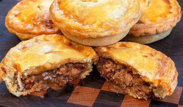 Masterchef Meat Pie tarifi: Avustralya’nın geleneksel böreği nasıl yapılır?