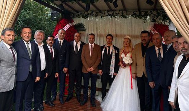 MHP'li Vahit Kayrıcı'nın Kızı Burcu Kayrıcı, Atakan Semerci ile Nikah Masasına Oturdu!