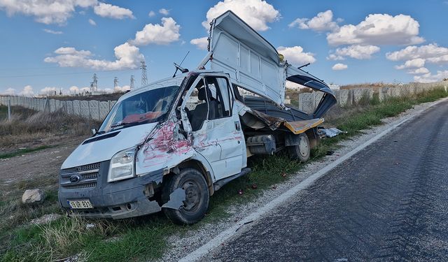 Alaca'da feci kaza: 2 kişi yaralandı