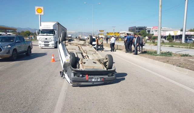 Çorum'da takla atan otomobildeki sürücü ölümden döndü