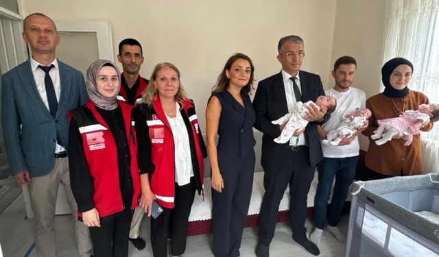 Aile ve Sosyal Hizmetler Giresun İl Müdürü Modaoğlu, üçüz bebekleri olan aileyi ziyaret etti