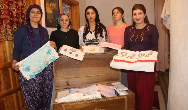 Amasya'da gelinlerin "çeyiz asma" geleneği yaşatılıyor