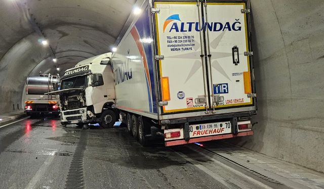 Amasya'da otomobille çarpışan tırın sürücüsü yaralandı