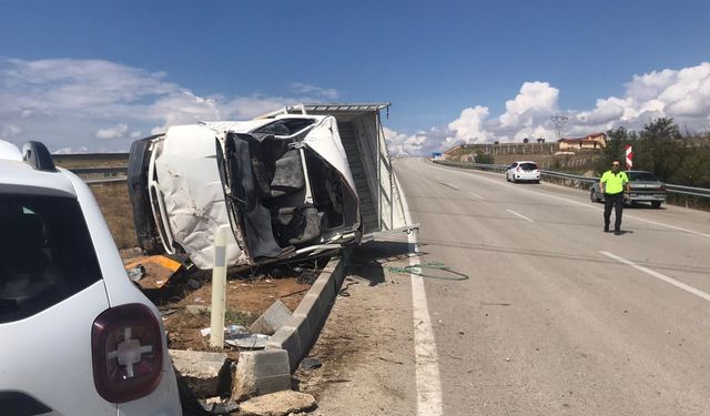 Çorum'da cip ile kamyonet çarpıştı, 4 kişi yaralandı