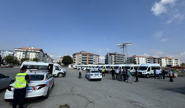 Çorum’da Servis Araçları Üzerine Kapsamlı Denetim: Eğitim Yılı Öncesi Güvenlik Önlemleri