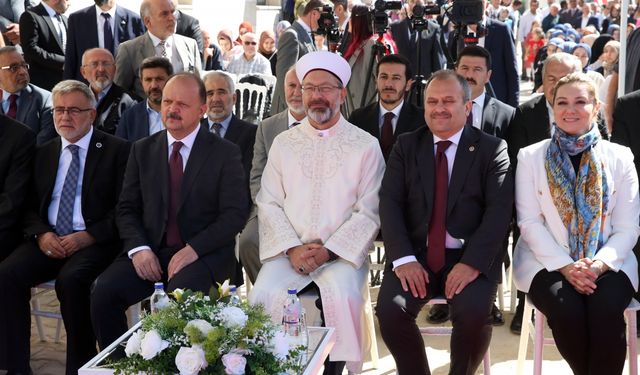 Diyanet İşleri Başkanı Erbaş, Kastamonu'da yurt açılış töreninde konuştu: