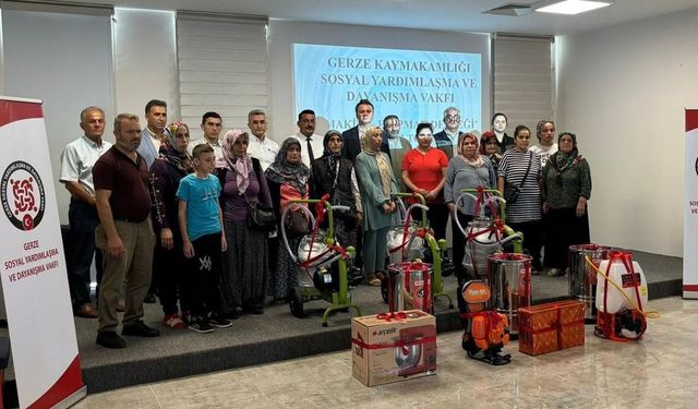 Gerze'de üreten kadınlara makine desteğinde bulunuldu