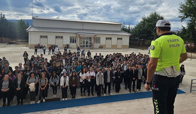 Gümüşhacıköy'de öğrencilere Trafik Güvenliği Eğitimi verildi