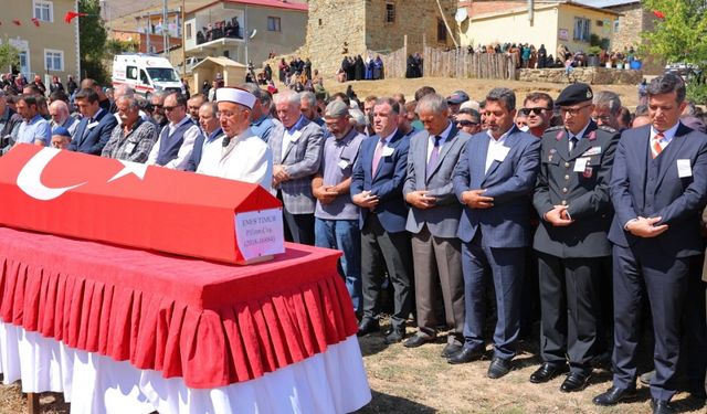 Kalp krizi sonucu vefat eden uzman çavuş Bayburt'ta son yolculuğuna uğurlandı