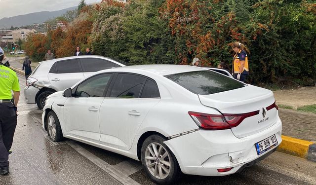 Karabük'te zincirleme trafik kazasında 4 kişi yaralandı