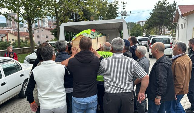 Kastamonu'da tekne kazasında hayatını kaybeden kaptanın cenazesi defnedildi