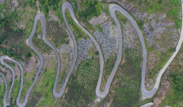 Ordu'daki 21 virajlı yol, görüntüsüyle sürücüleri ve vatandaşları tedirgin ediyor