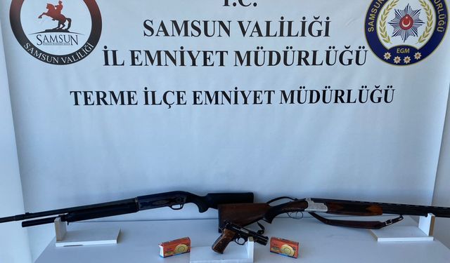 Samsun'da bir adreste 6 ruhsatsız tabanca ele geçirildi